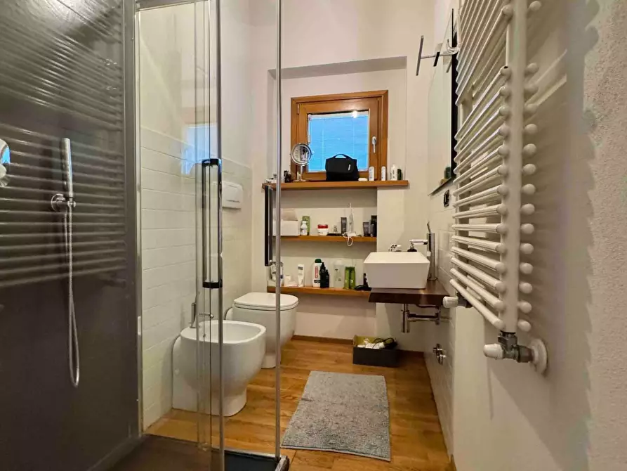 Immagine 18 di Villa in vendita  a Camaiore