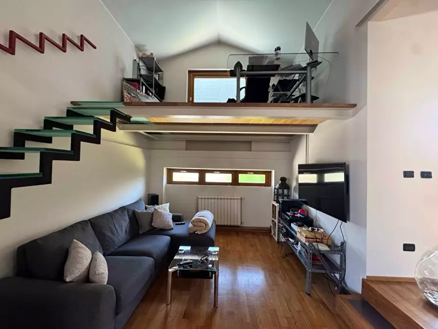 Immagine 3 di Villa in vendita  a Camaiore