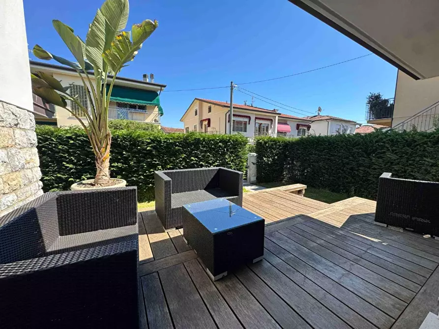 Immagine 25 di Villa in vendita  a Camaiore