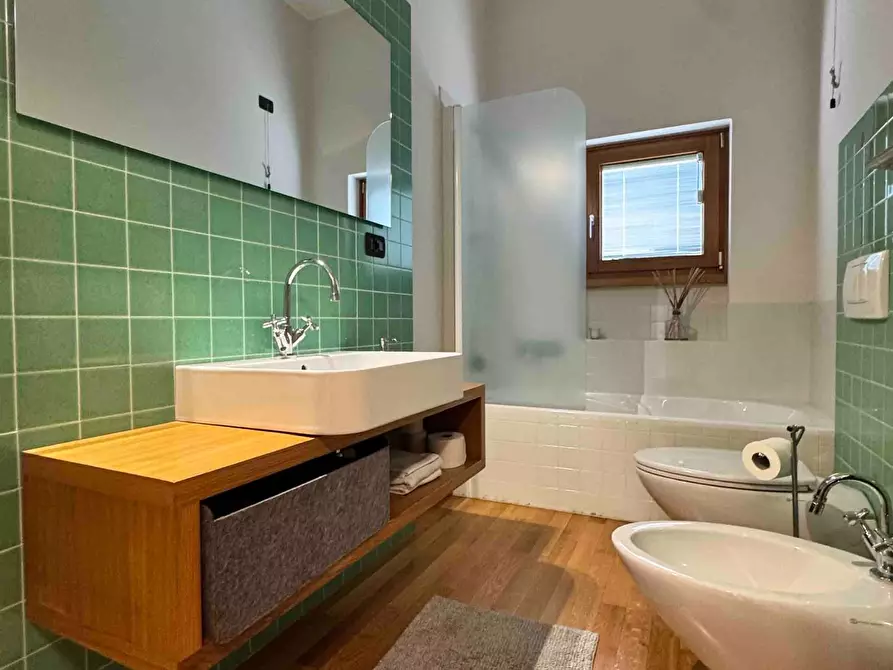 Immagine 22 di Villa in vendita  a Camaiore