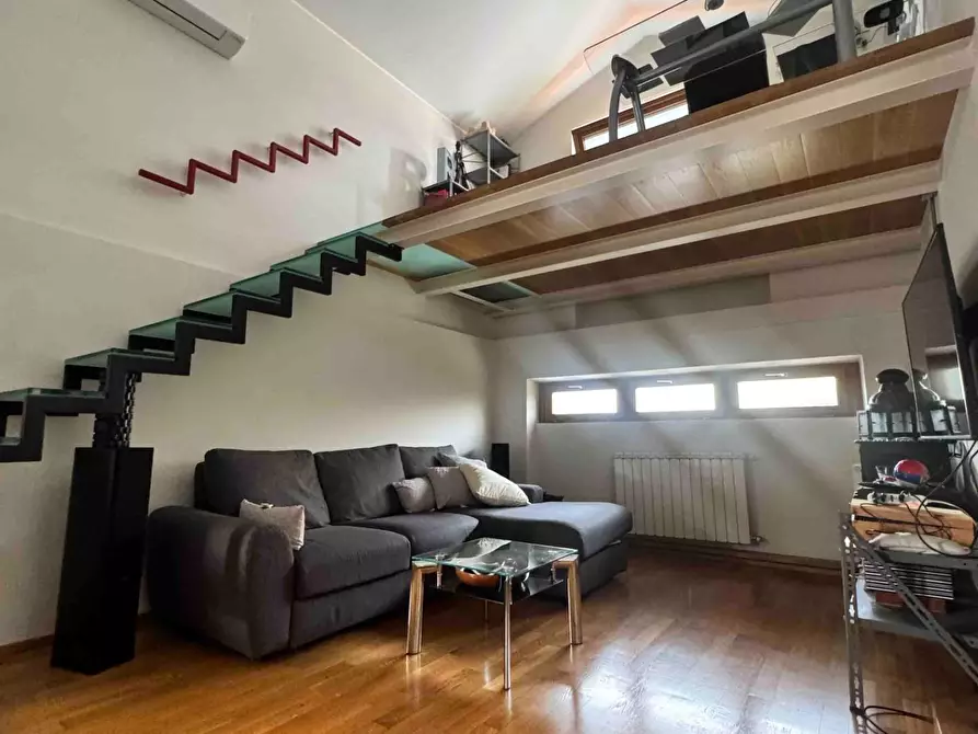 Immagine 11 di Villa in vendita  a Camaiore