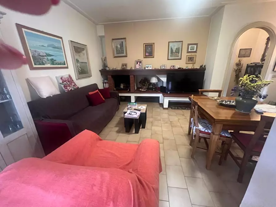 Immagine 10 di Villetta a schiera in vendita  a Camaiore