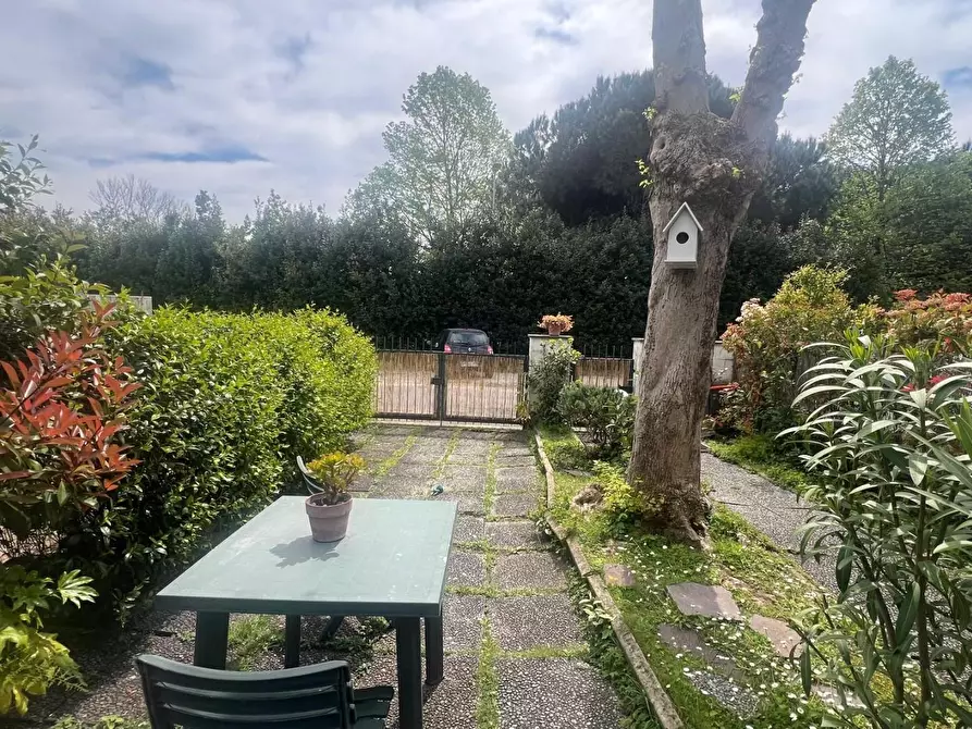 Immagine 21 di Villetta a schiera in vendita  a Camaiore