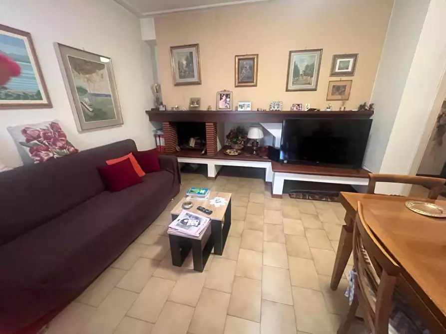 Immagine 3 di Villetta a schiera in vendita  a Camaiore