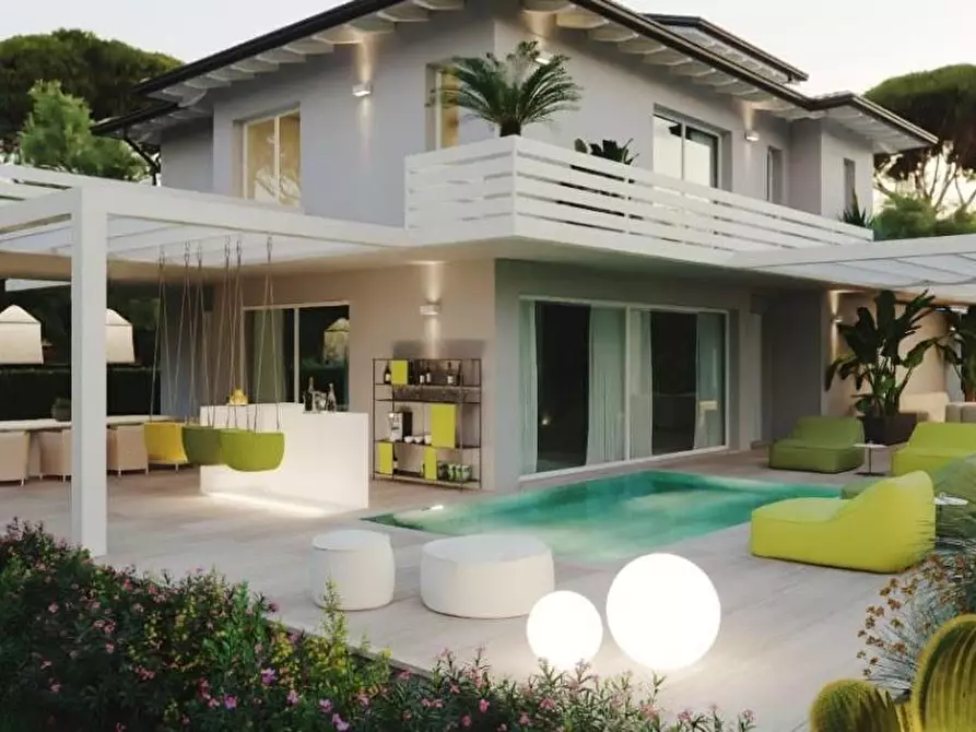 Immagine 4 di Villa in vendita  a Forte Dei Marmi