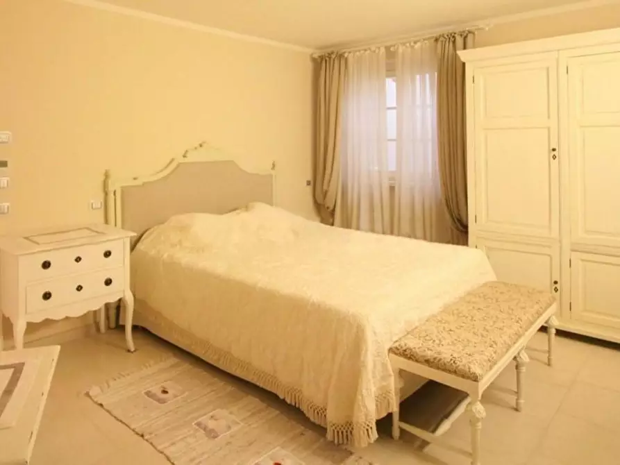 Immagine 21 di Villa in vendita  a Forte Dei Marmi