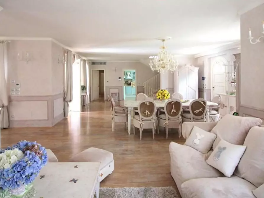 Immagine 30 di Villa in vendita  a Forte Dei Marmi