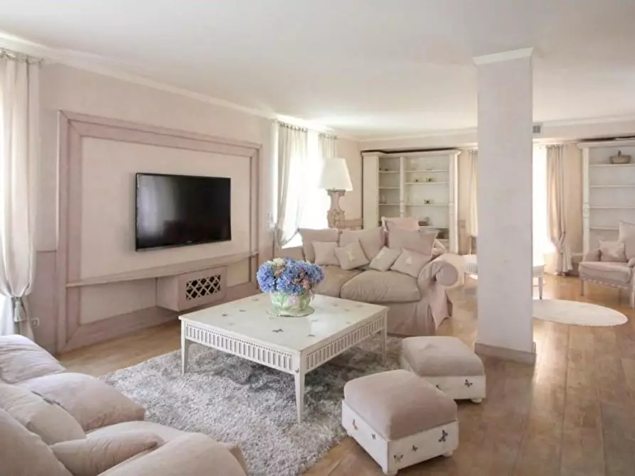 Immagine 28 di Villa in vendita  a Forte Dei Marmi