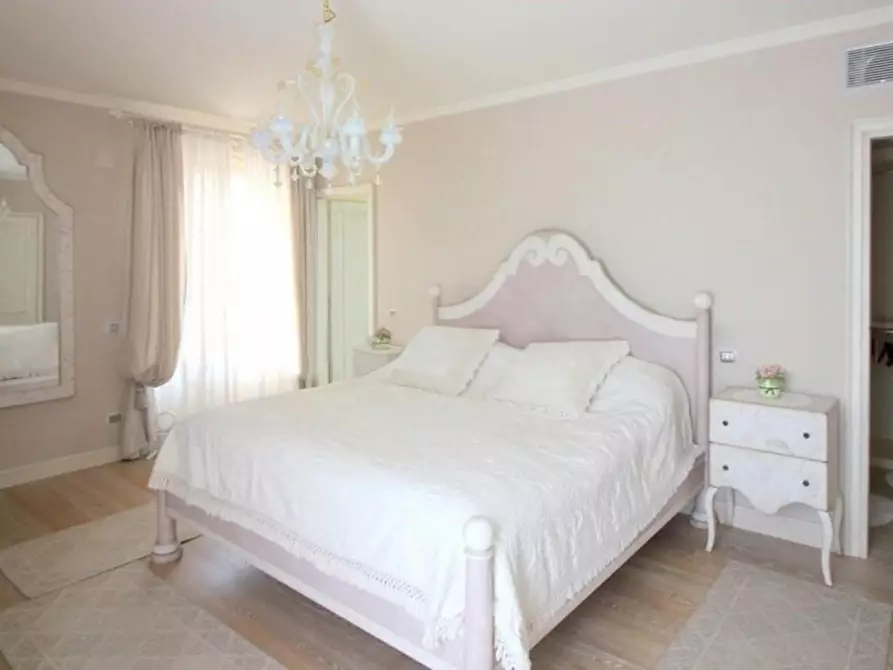 Immagine 48 di Villa in vendita  a Forte Dei Marmi