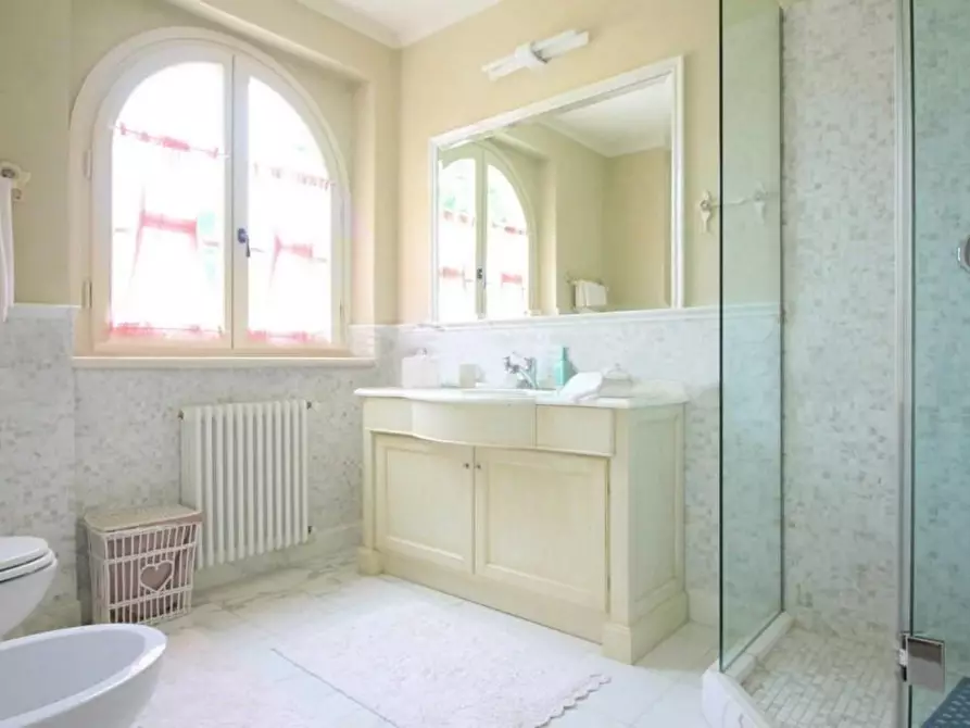 Immagine 40 di Villa in vendita  a Forte Dei Marmi