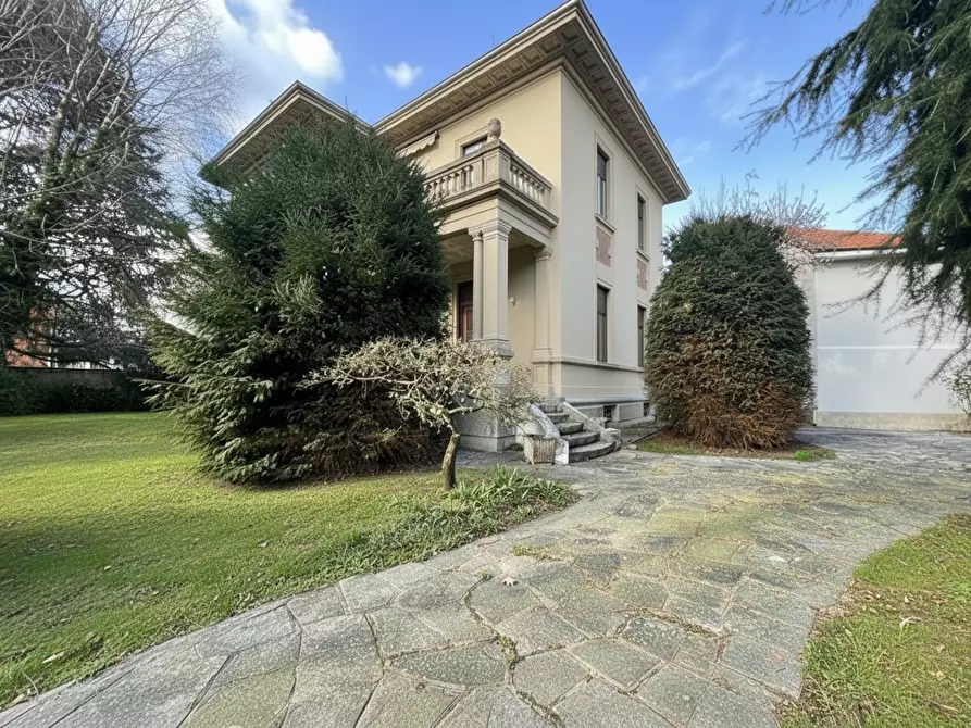 Immagine 2 di Villa in vendita  a Rovellasca
