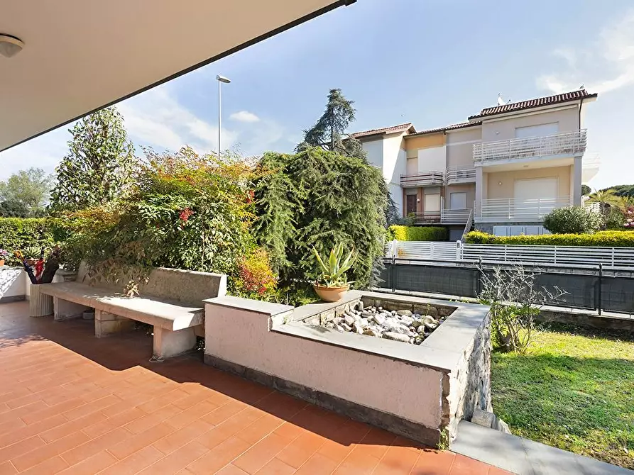 Immagine 6 di Casa indipendente in vendita  a Camaiore