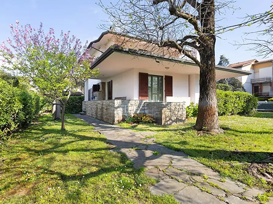 Immagine 4 di Casa indipendente in vendita  a Camaiore