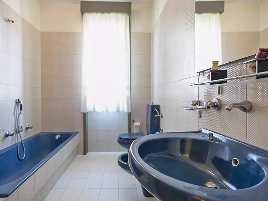 Immagine 20 di Casa indipendente in vendita  a Camaiore