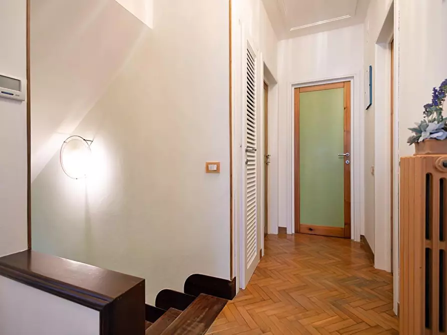 Immagine 19 di Casa indipendente in vendita  a Camaiore