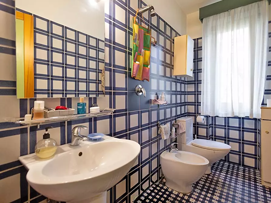 Immagine 21 di Casa indipendente in vendita  a Camaiore