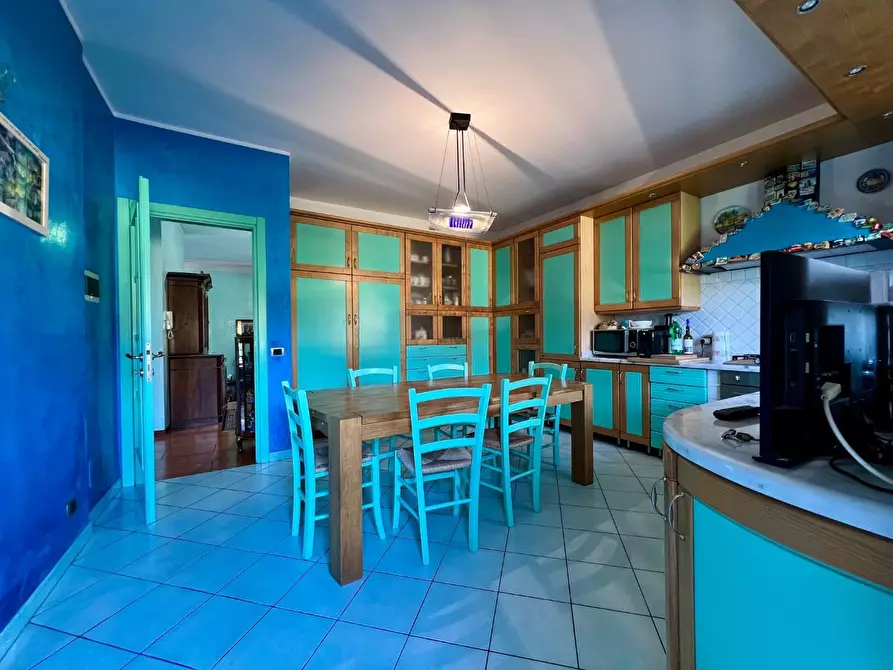 Immagine 12 di Villa in vendita  a Massa