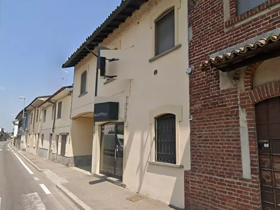 Immagine 1 di Negozio in vendita  a Scaldasole