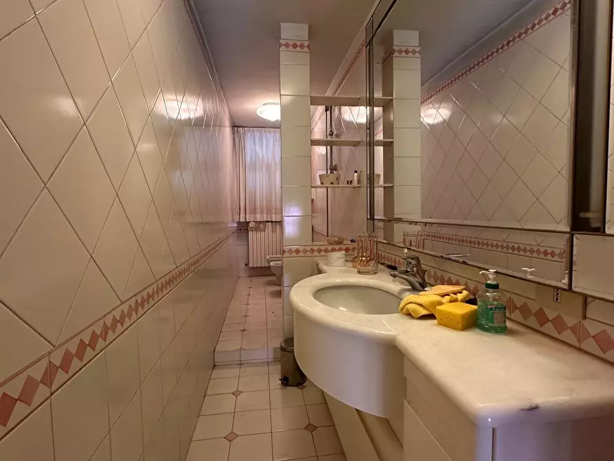 Immagine 23 di Appartamento in vendita  a Cascina