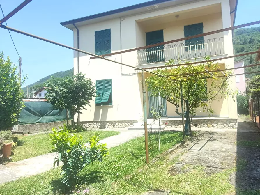 Immagine 3 di Casa indipendente in vendita  a Massa