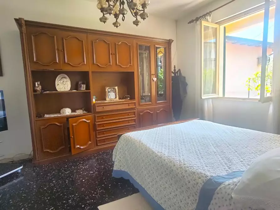 Immagine 14 di Casa indipendente in vendita  a Massa