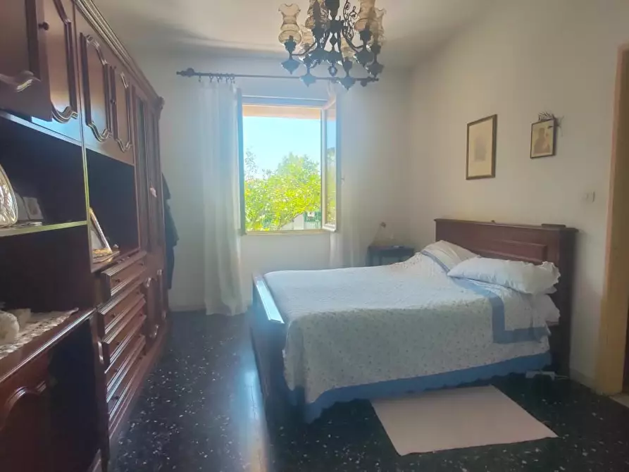 Immagine 15 di Casa indipendente in vendita  a Massa