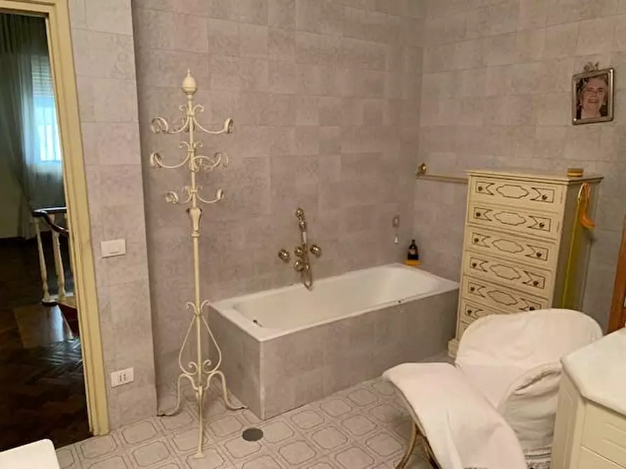 Immagine 19 di Casa bifamiliare in vendita  a Montecatini Terme