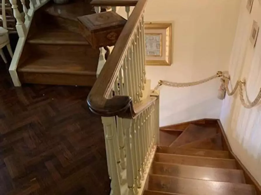 Immagine 15 di Casa bifamiliare in vendita  a Montecatini Terme