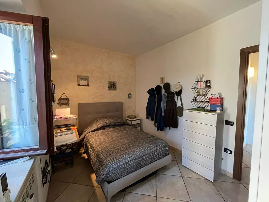 Immagine 11 di Appartamento in vendita  a Suvereto