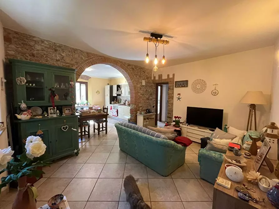 Immagine 3 di Appartamento in vendita  a Suvereto