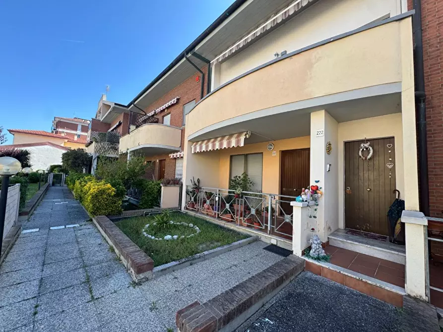 Immagine 6 di Appartamento in vendita  a Livorno