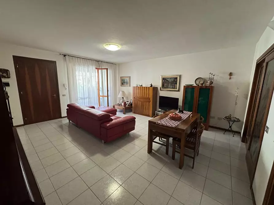 Immagine 13 di Appartamento in vendita  a Livorno