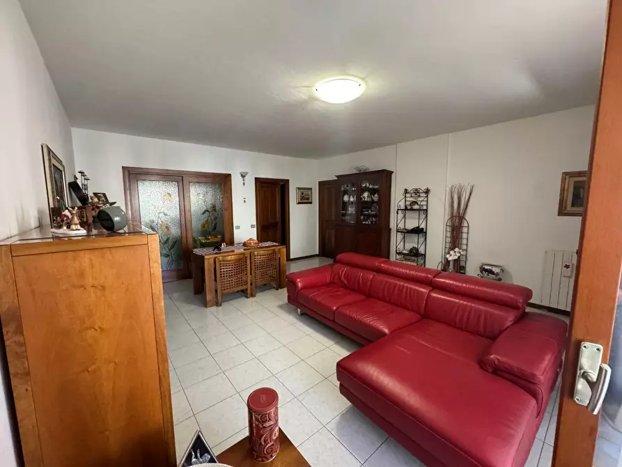 Immagine 16 di Appartamento in vendita  a Livorno