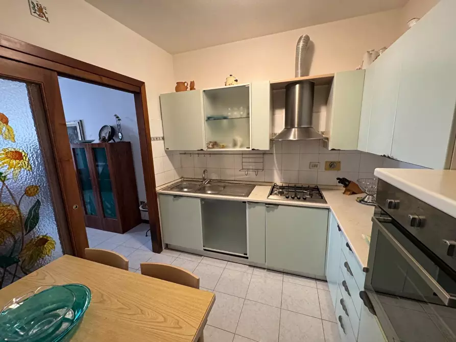 Immagine 17 di Appartamento in vendita  a Livorno