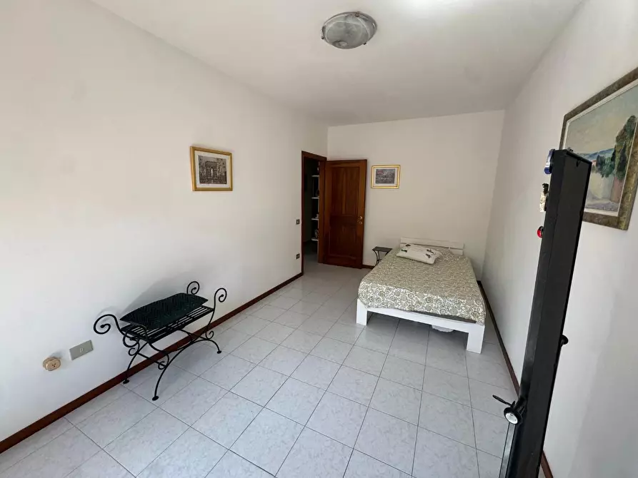 Immagine 26 di Appartamento in vendita  a Livorno