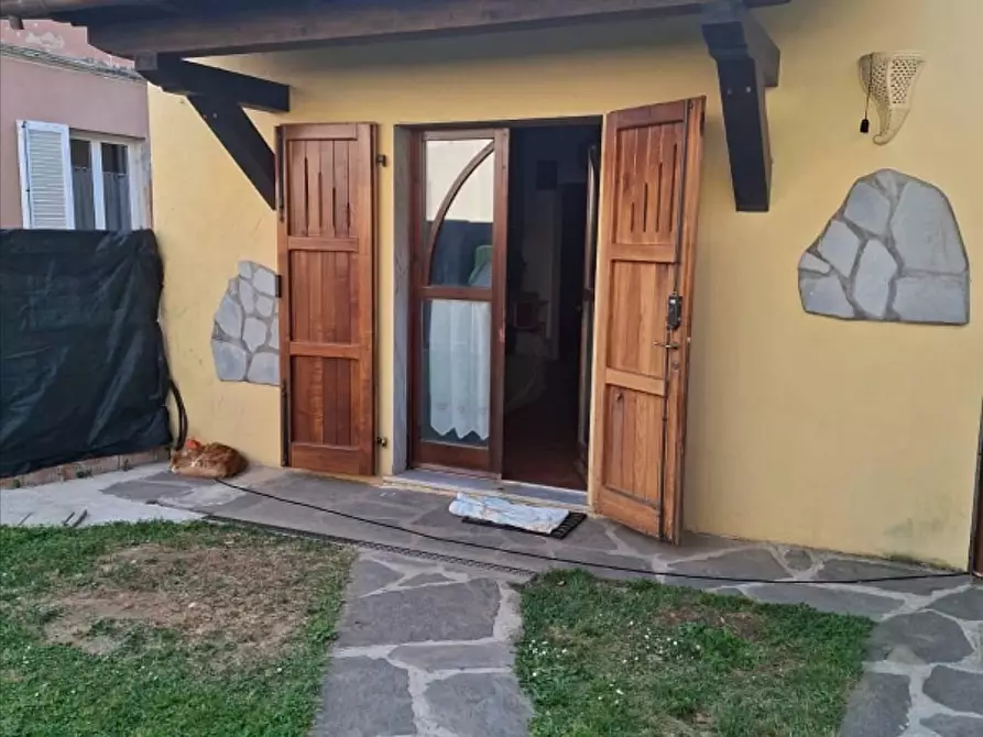 Immagine 1 di Casa indipendente in vendita  a Massa