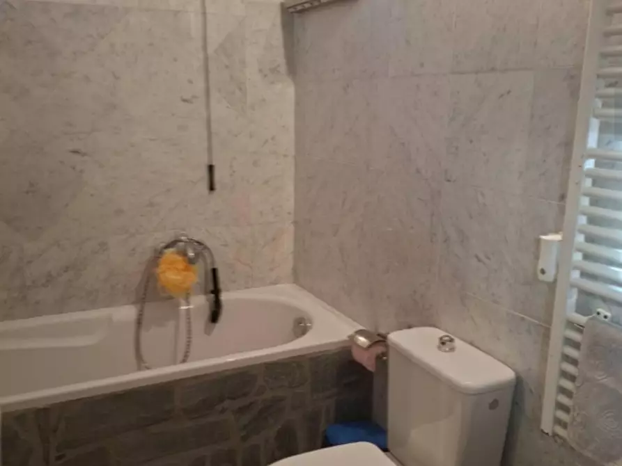 Immagine 23 di Casa indipendente in vendita  a Massa