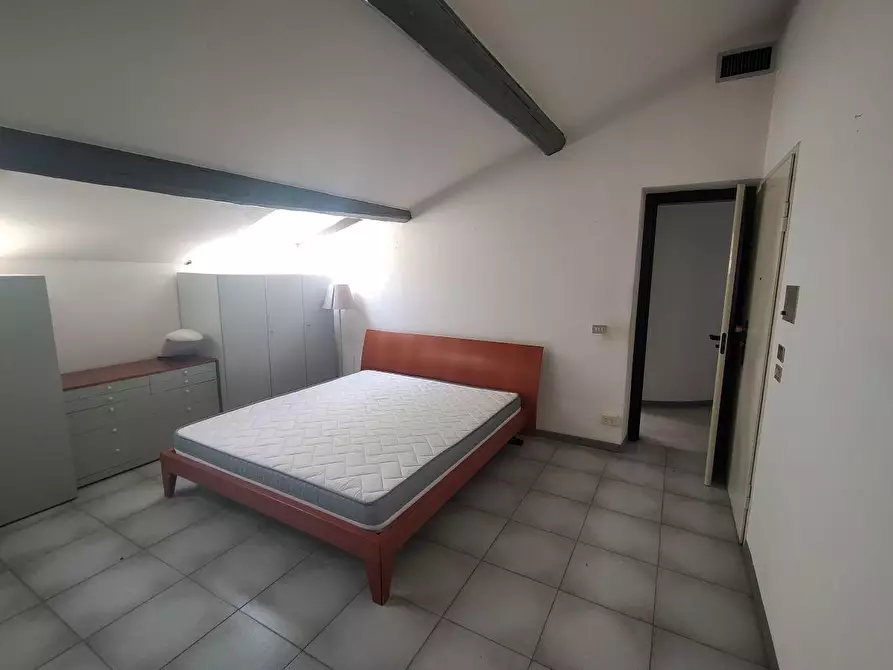 Immagine 11 di Mansarda in vendita  a Massa