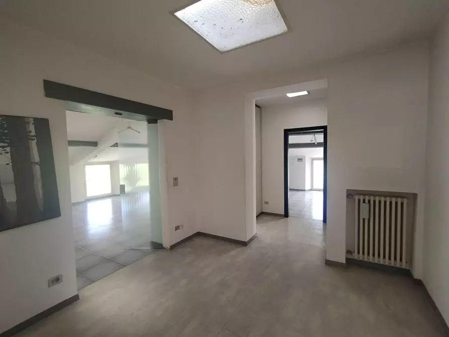 Immagine 18 di Mansarda in vendita  a Massa