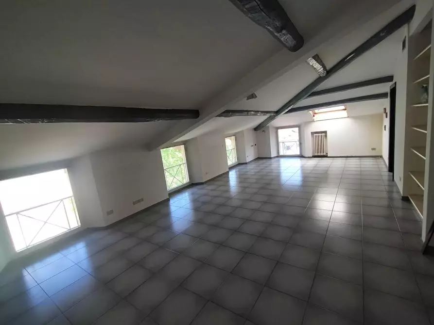 Immagine 3 di Mansarda in vendita  a Massa