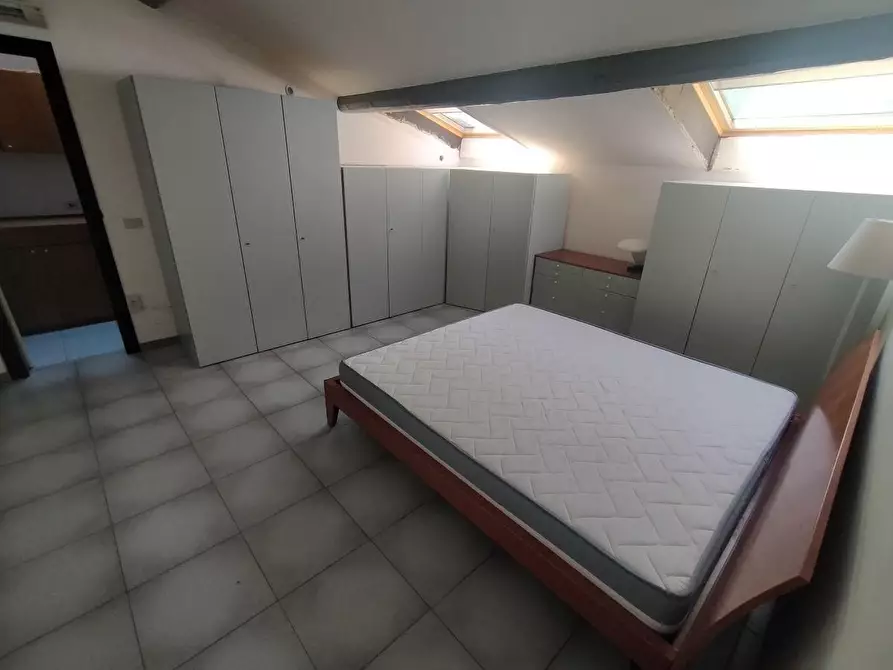 Immagine 10 di Mansarda in vendita  a Massa