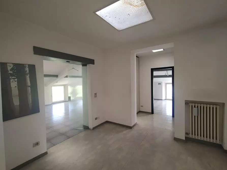 Immagine 17 di Mansarda in vendita  a Massa