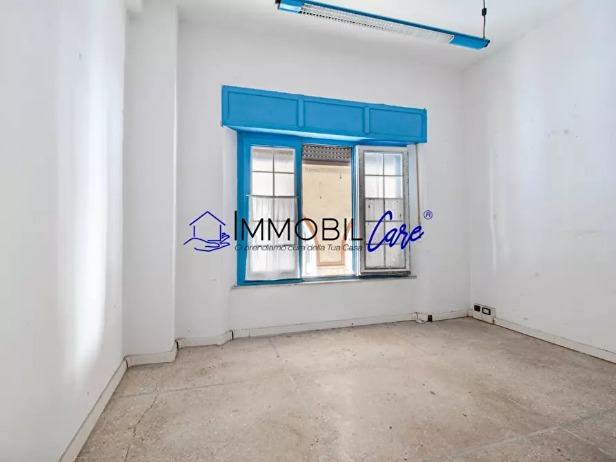 Immagine 4 di Ufficio in vendita  a Livorno