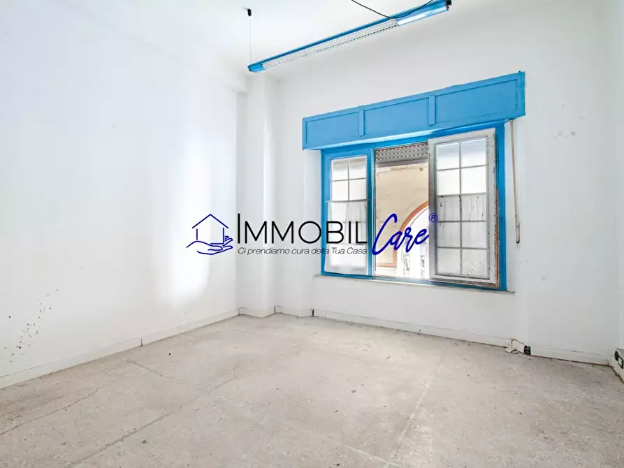 Immagine 5 di Ufficio in vendita  a Livorno