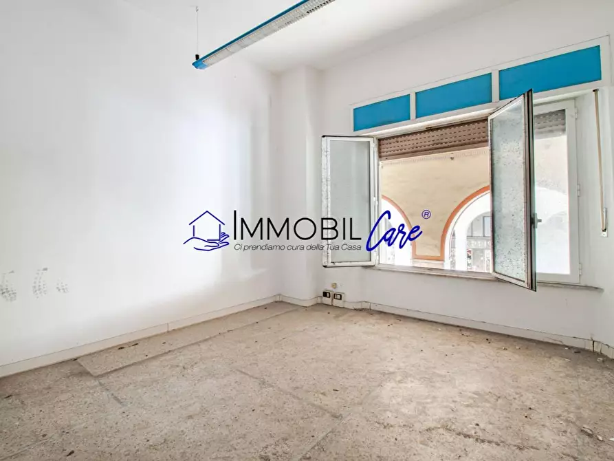 Immagine 1 di Ufficio in vendita  a Livorno