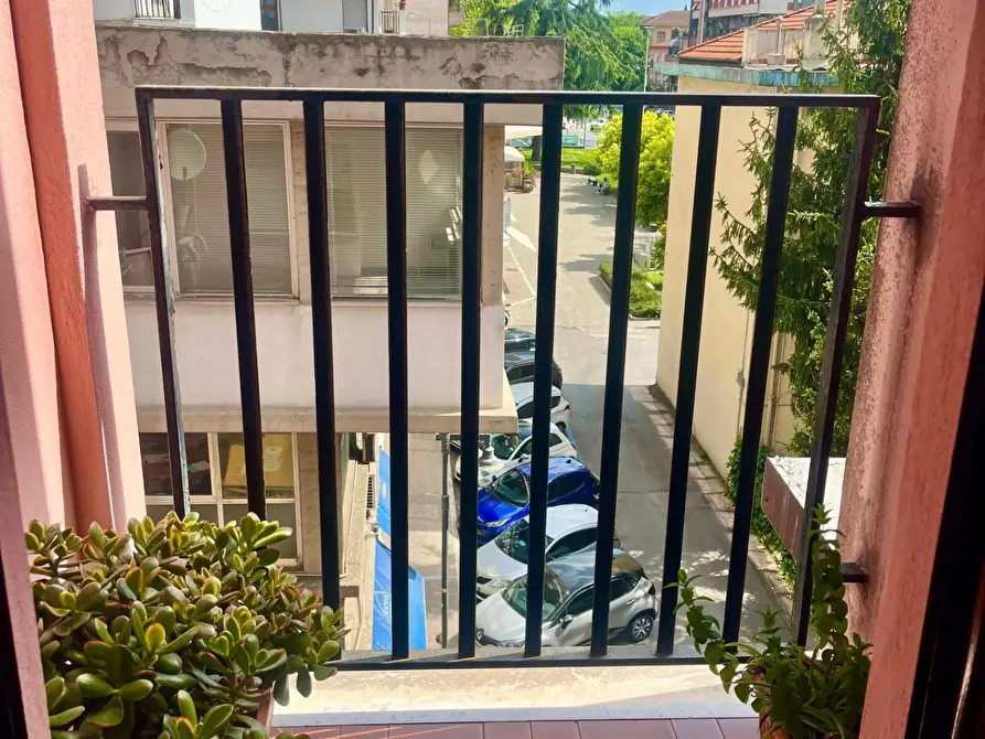 Immagine 15 di Appartamento in vendita  a Massa