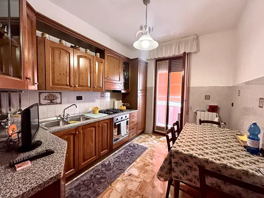 Immagine 8 di Appartamento in vendita  a Massa