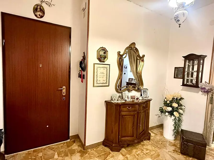 Immagine 5 di Appartamento in vendita  a Massa