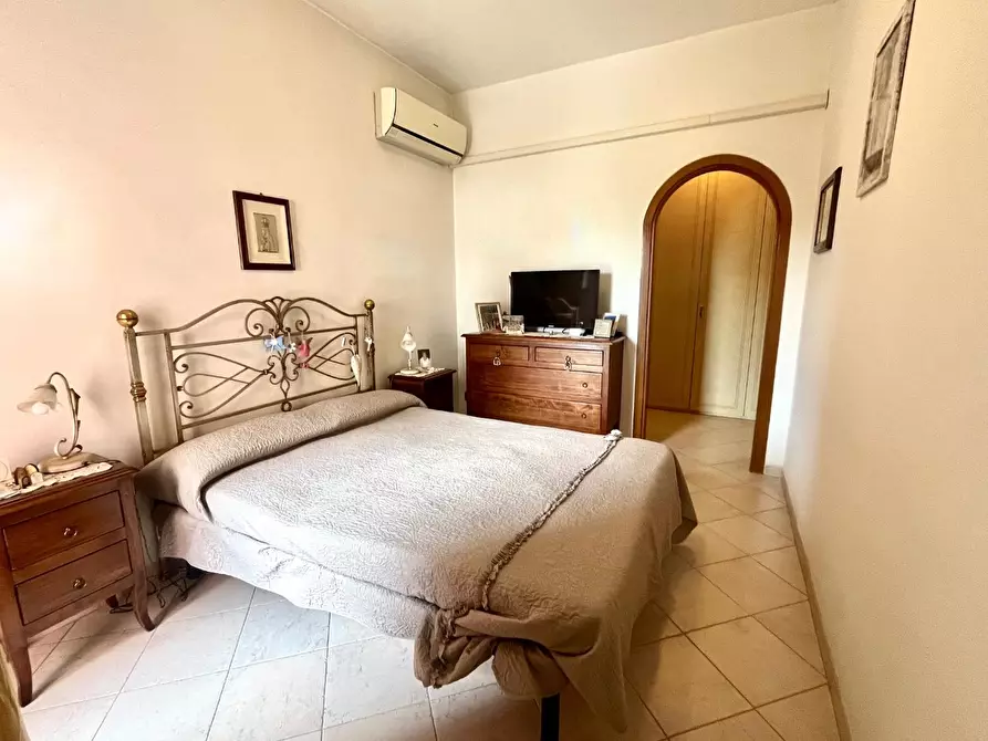 Immagine 17 di Appartamento in vendita  a Massa