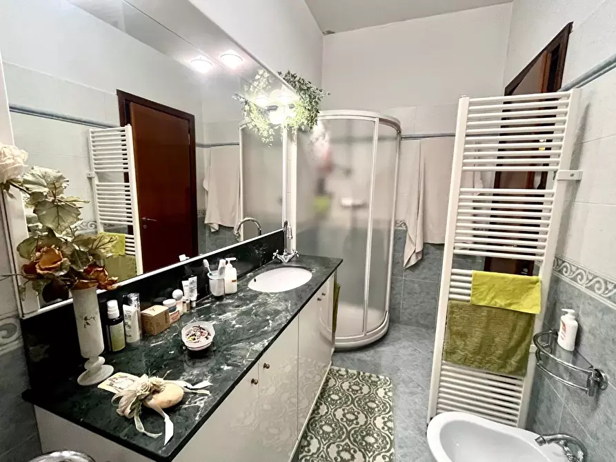 Immagine 10 di Appartamento in vendita  a Massa